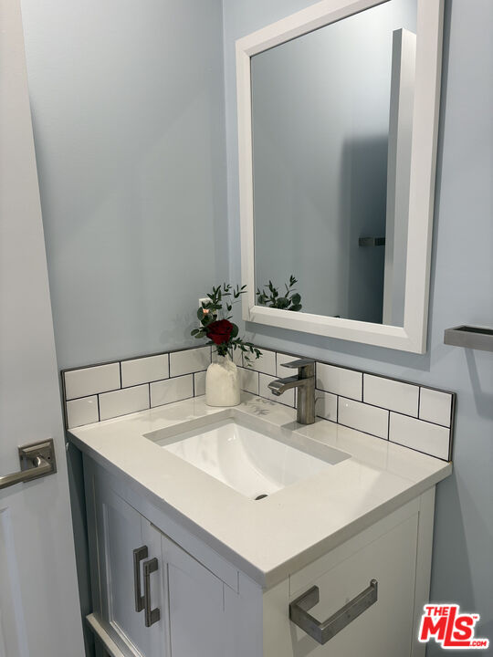 Studio City Condo: 4411 Radford Avenue