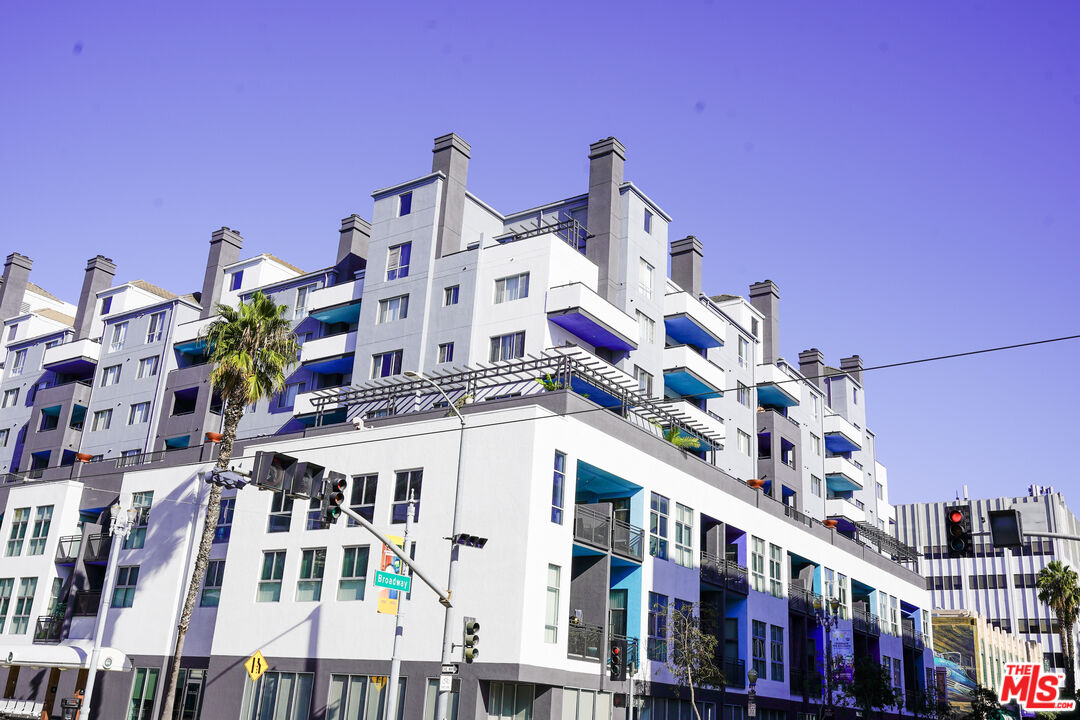 Long Beach Condo: 245 Pine Avenue