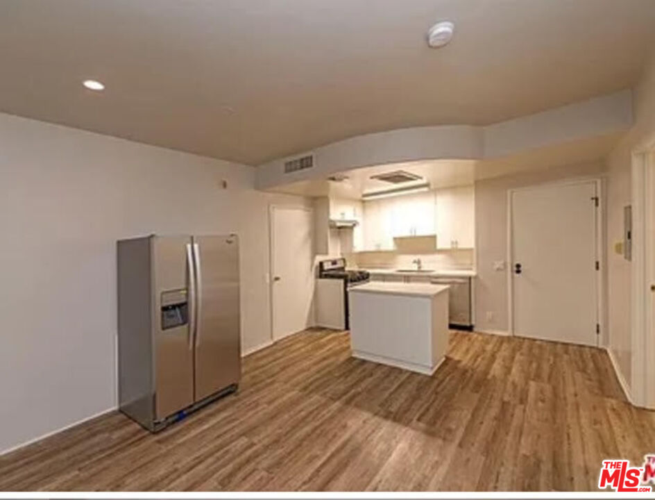 Santa Monica Condo: 1242 9th Court