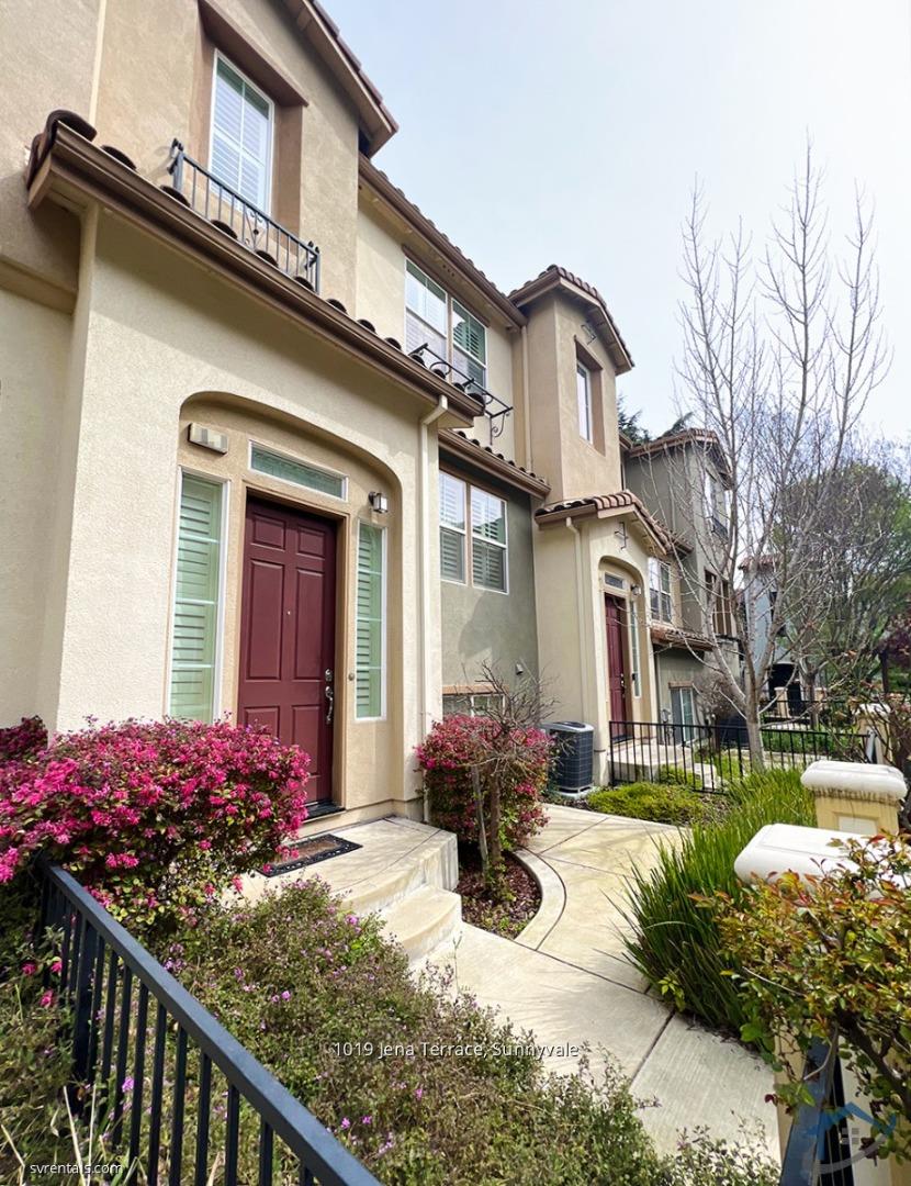 Sunnyvale Condo: 1019 Jena Terrace