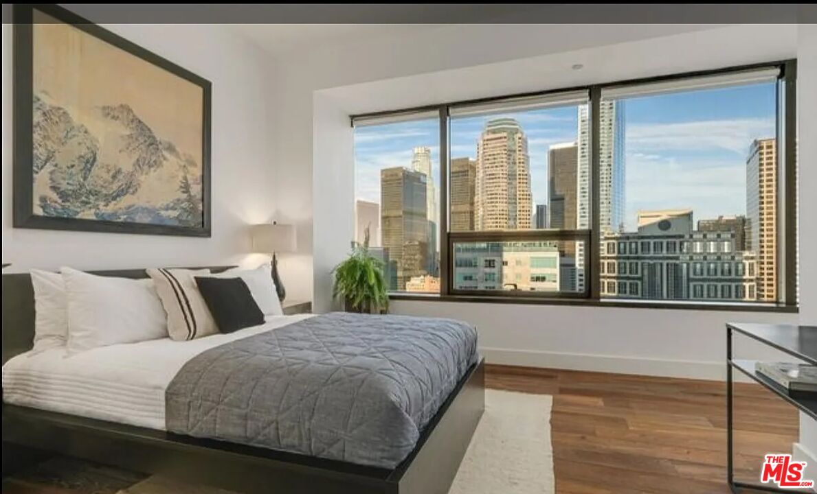 Los Angeles Condo: 1100 Wilshire Boulevard