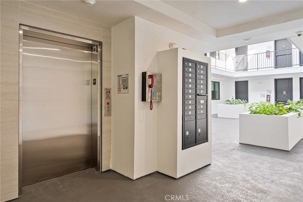 Van Nuys Condo: 7510 Sepulveda Boulevard