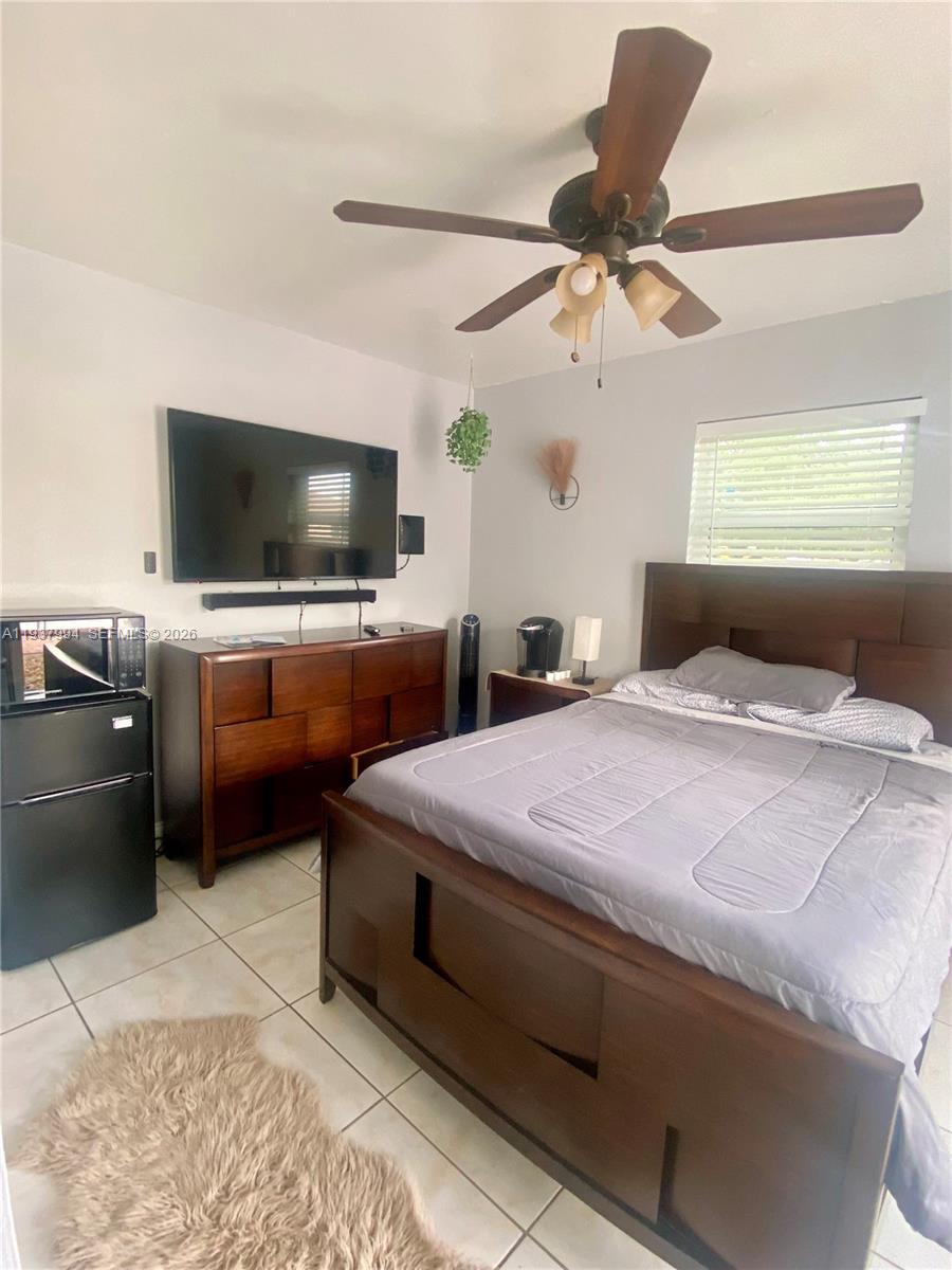 Hallandale Beach Condo: Southwest Lakes