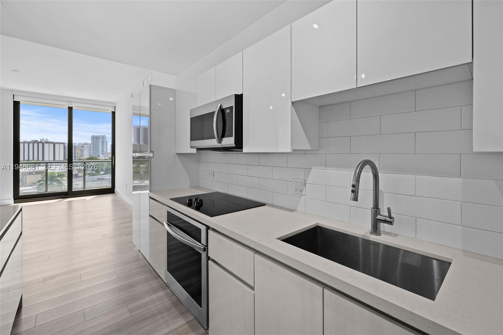 Hallandale Beach Condo: 101 Diplomat Parkway