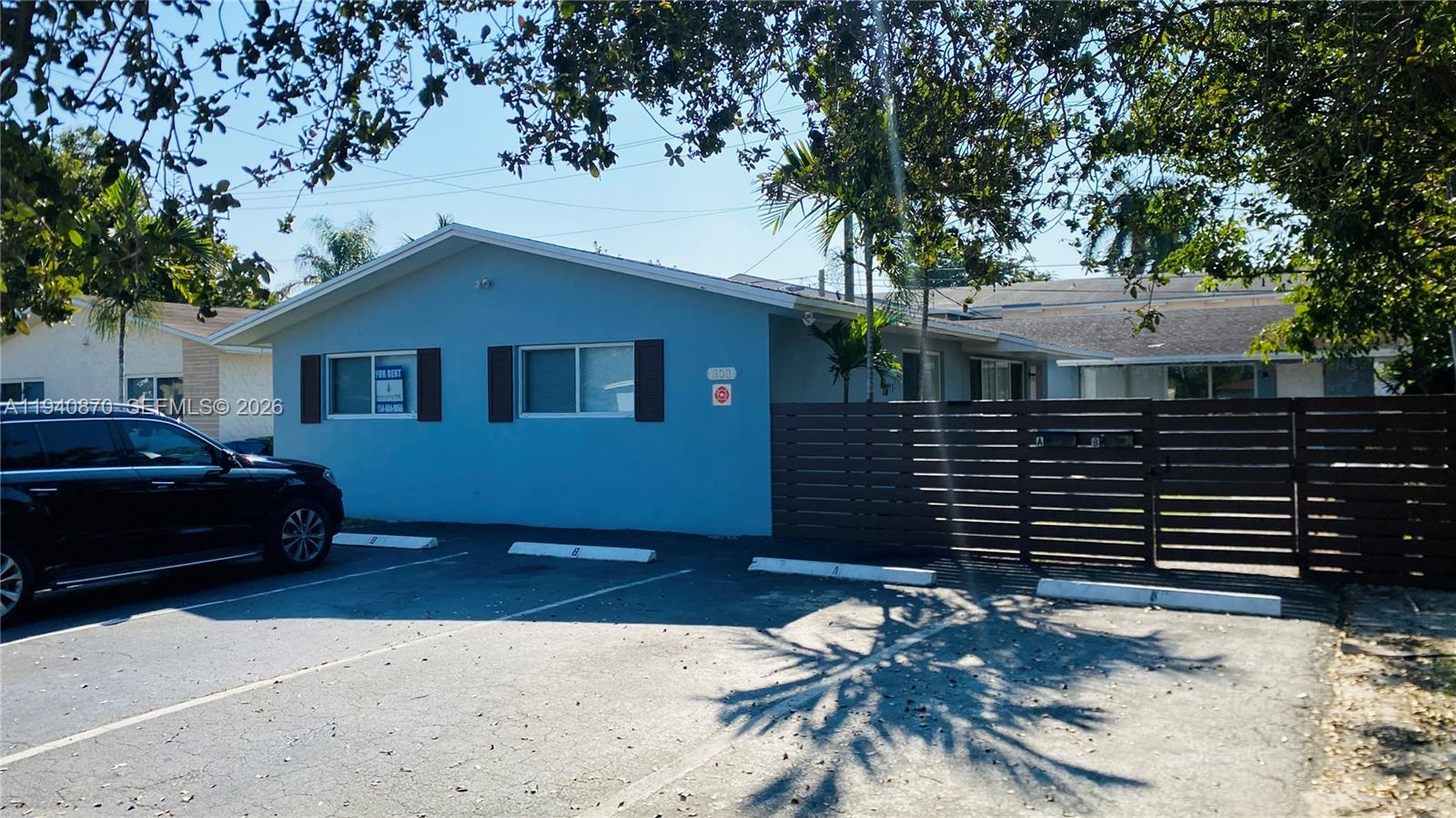 Hallandale Beach Condo: 808 Northeast 2nd Street