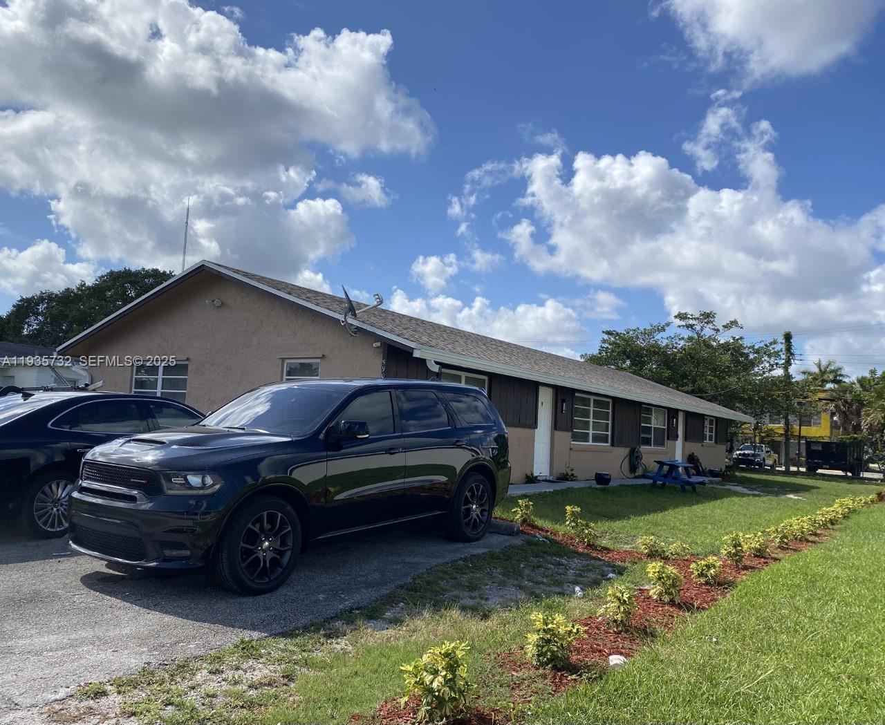 West Park Condo: 5904 Southwest 27th Street