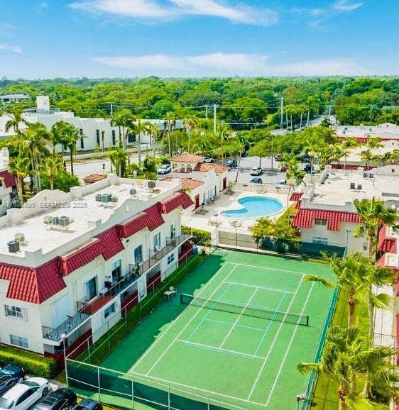 Pinecrest Condo: 8650 Southwest 67th Avenue