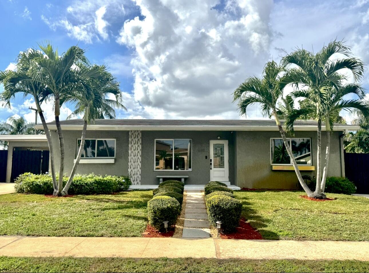 Lake Worth Condo: Undisclosed Address