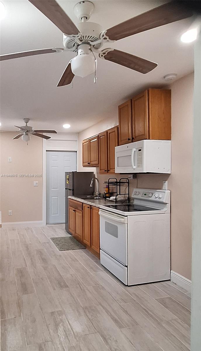 Lauderdale Lakes Condo: Oakland Estates