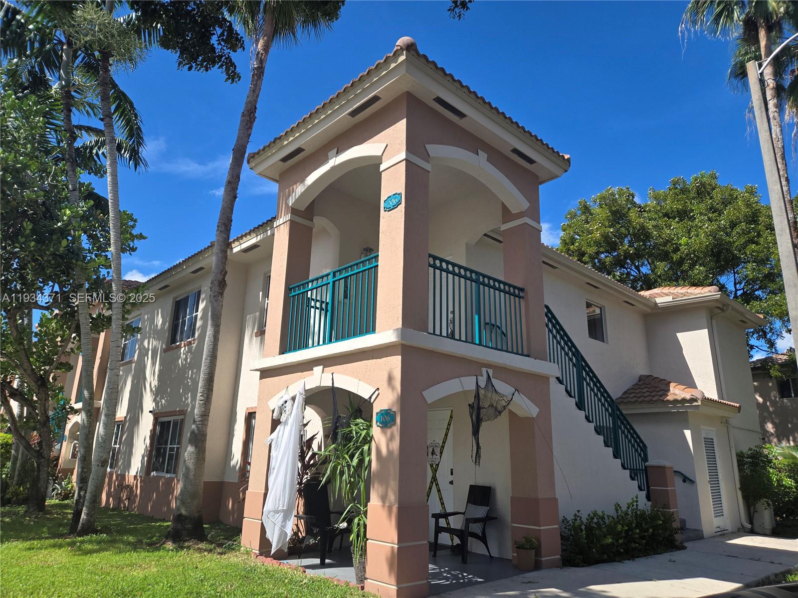Homestead Condo: 1261 Southeast 29th Street