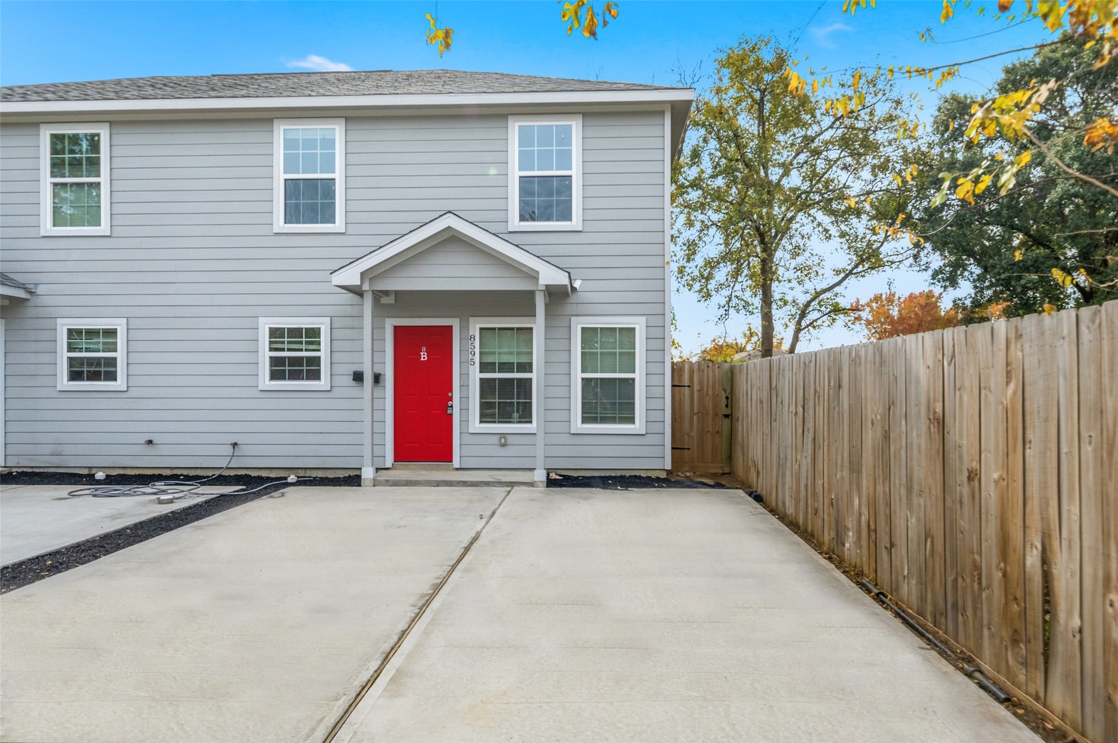 Houston Condo: 8595 Parkway Drive