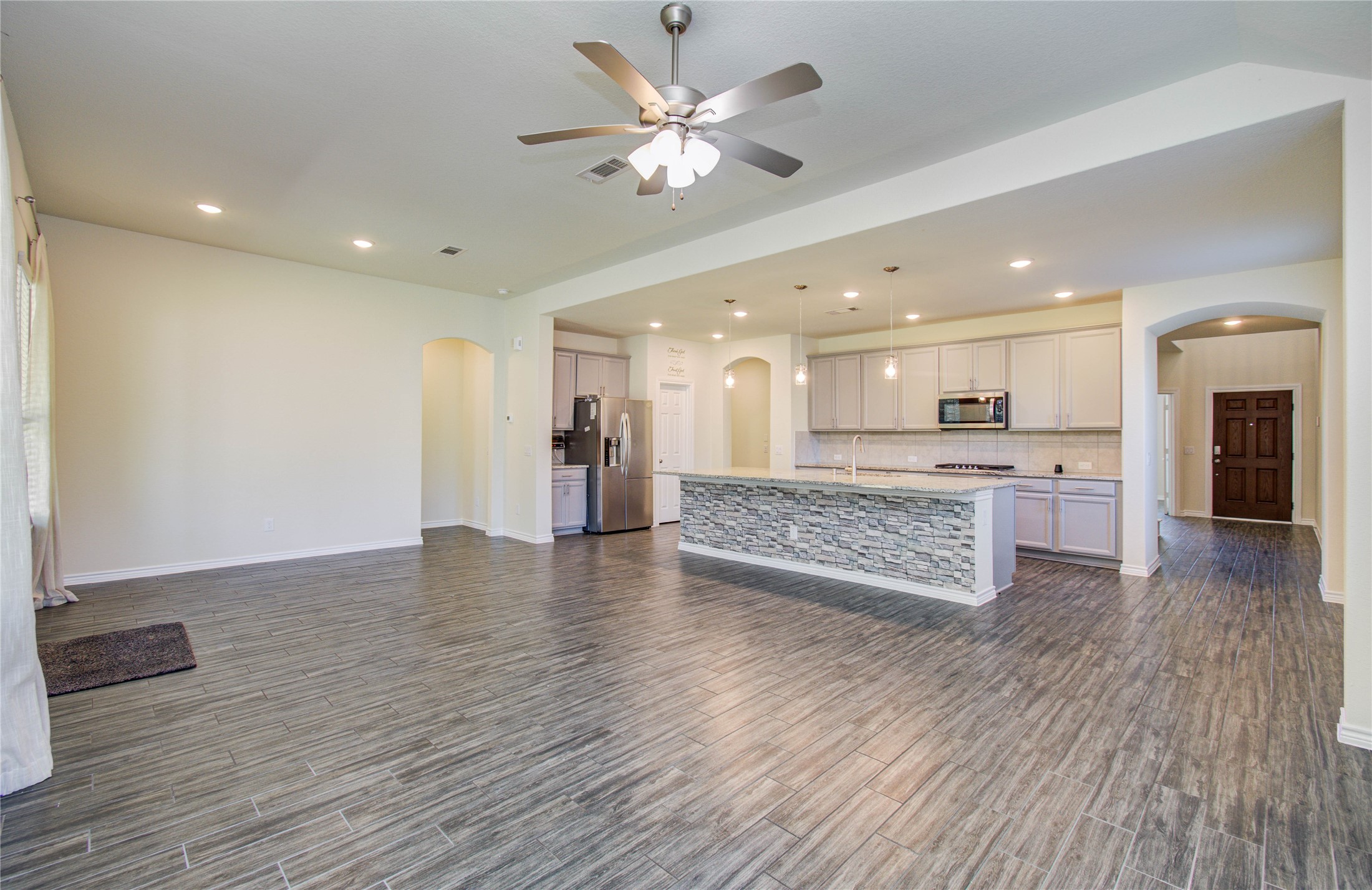 Spring Condo: 27817 Ellie Oak Lane