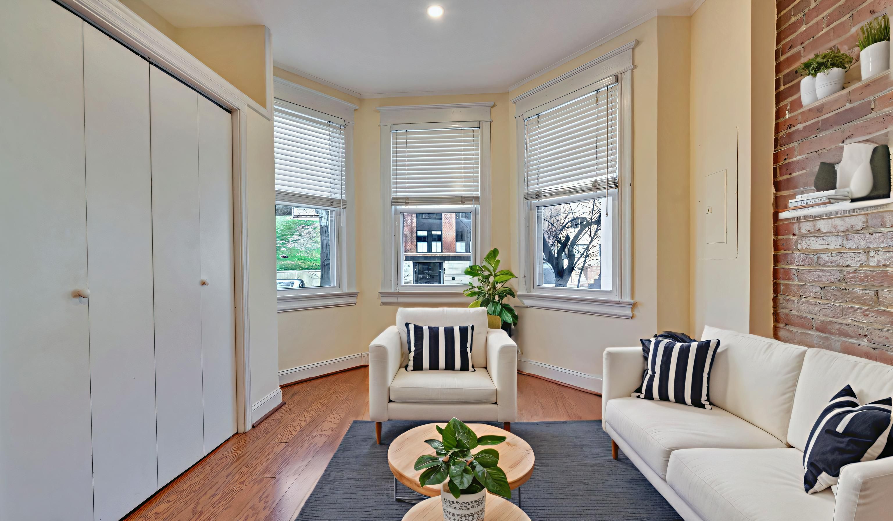 Washington House: 1414 Florida Ave NW