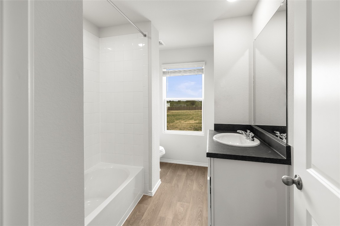 Maxwell Condo: 116 Kendall Lane