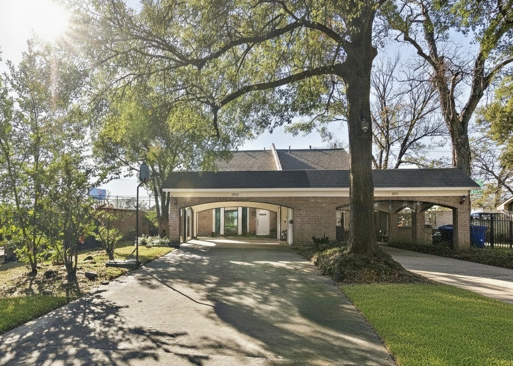 Houston Condo: 525 West 30th Street