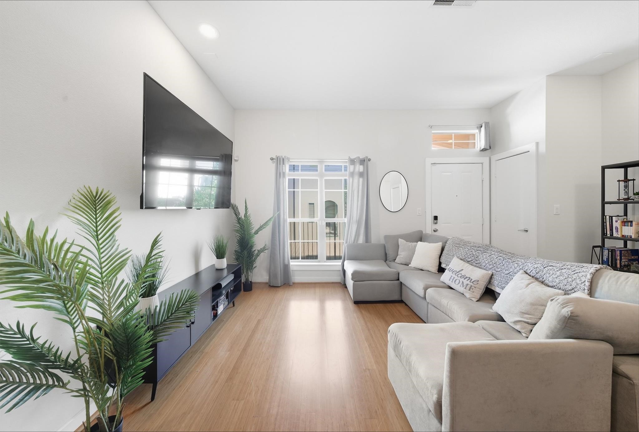 Houston Condo: 806 Jackson Hill Street