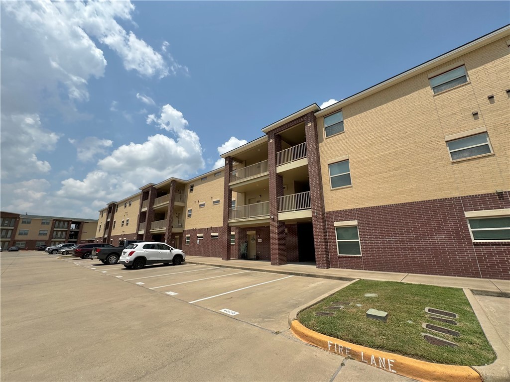 College Station Condo: 1915 Dartmouth Street