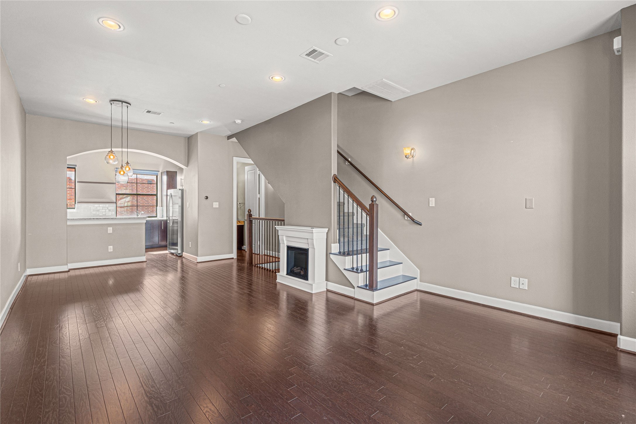 Houston Condo: 2110 Shearn Street