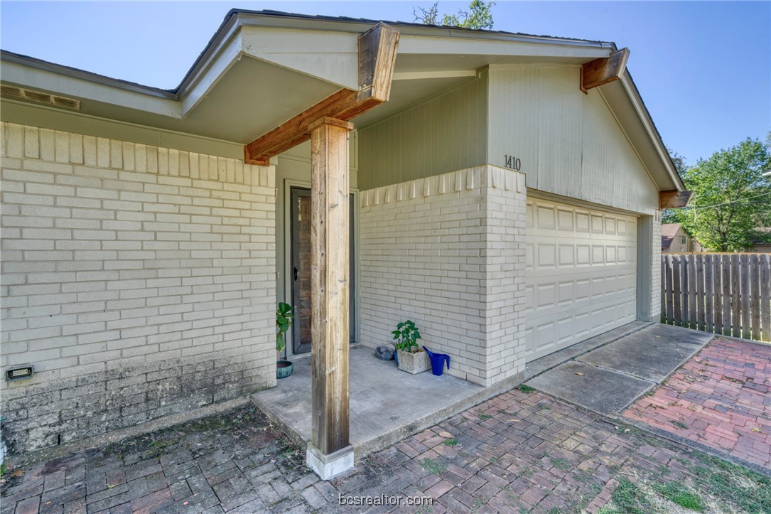 College Station Condo: 1410 Clement Court