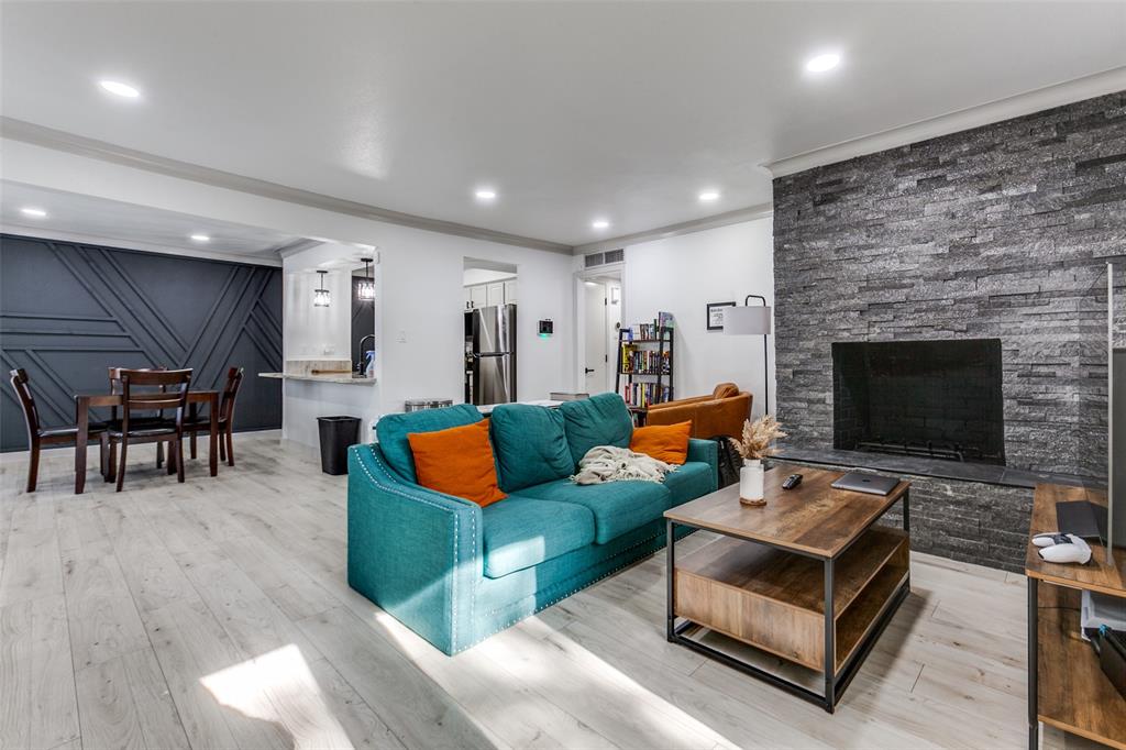 Dallas Condo: 5937 East University Boulevard