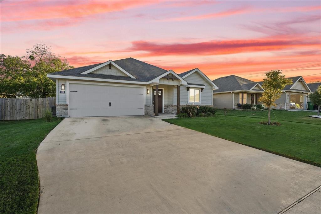 Sanger Condo: 104 Arrowhead Drive