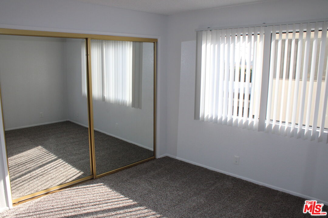 Hawthorne Condo: 12100 Birch Avenue