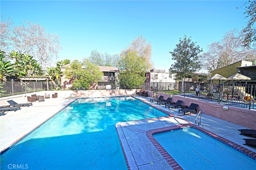 Tarzana Condo: 18350 Hatteras Street