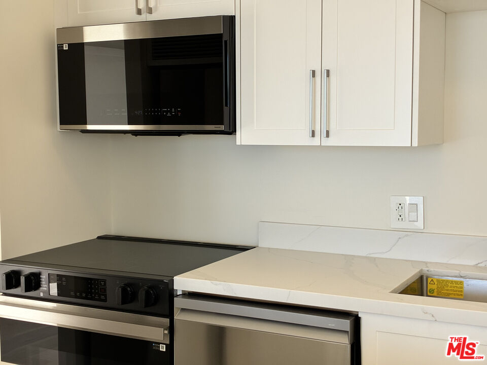 Santa Monica Condo: 201 Ocean Avenue