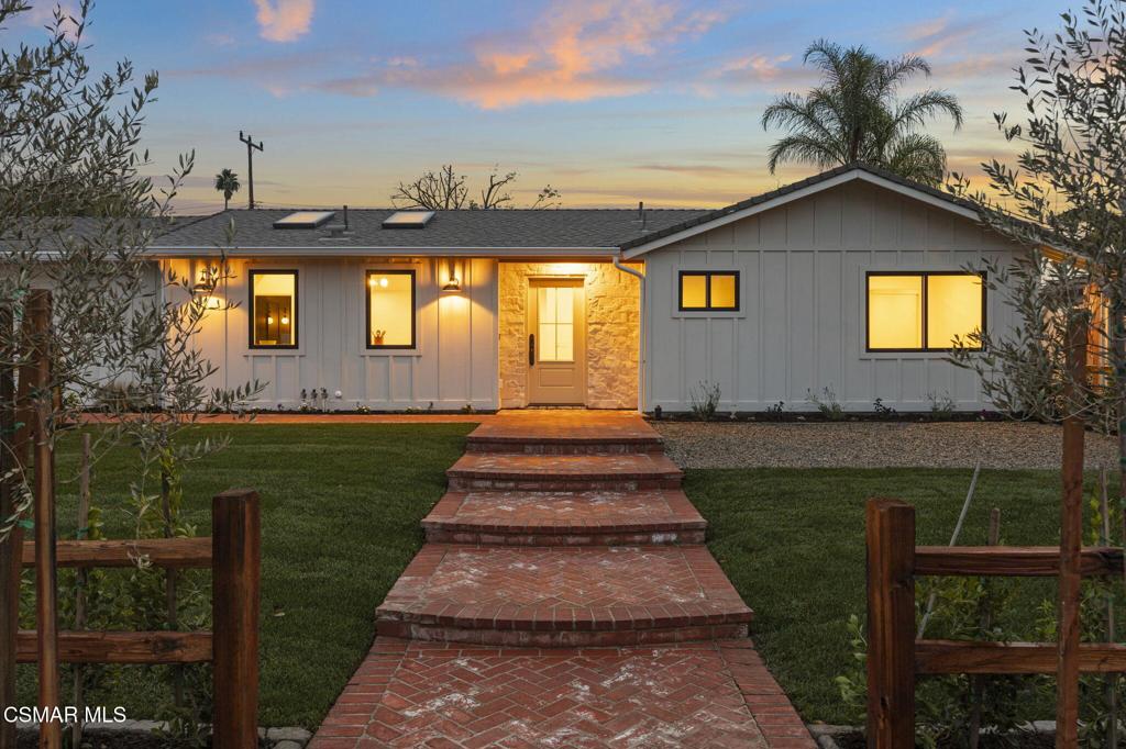 Thousand Oaks Condo: 734 Calle Margarita