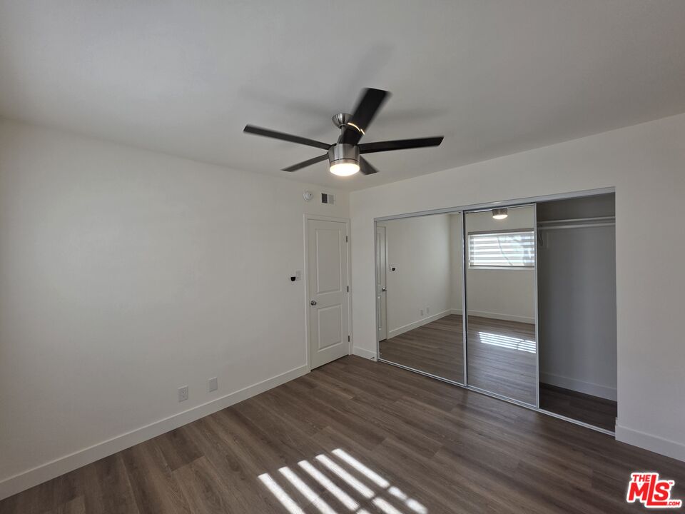 Hawthorne Condo: 11506 Truro Avenue