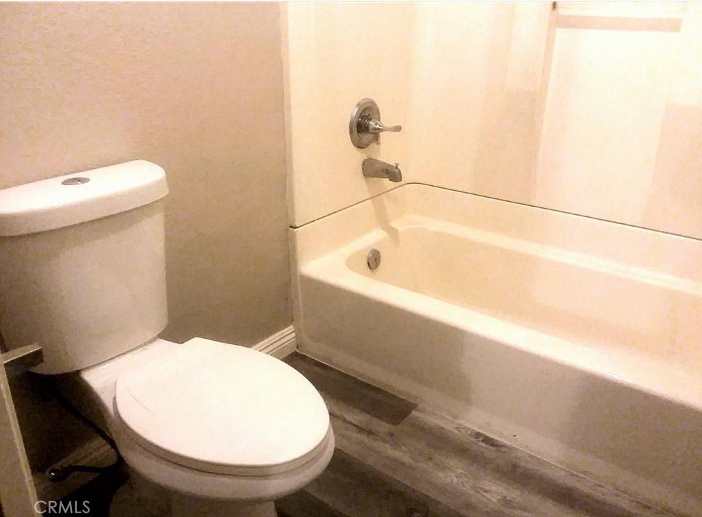 Canoga Park Condo: 21219 Roscoe Boulevard