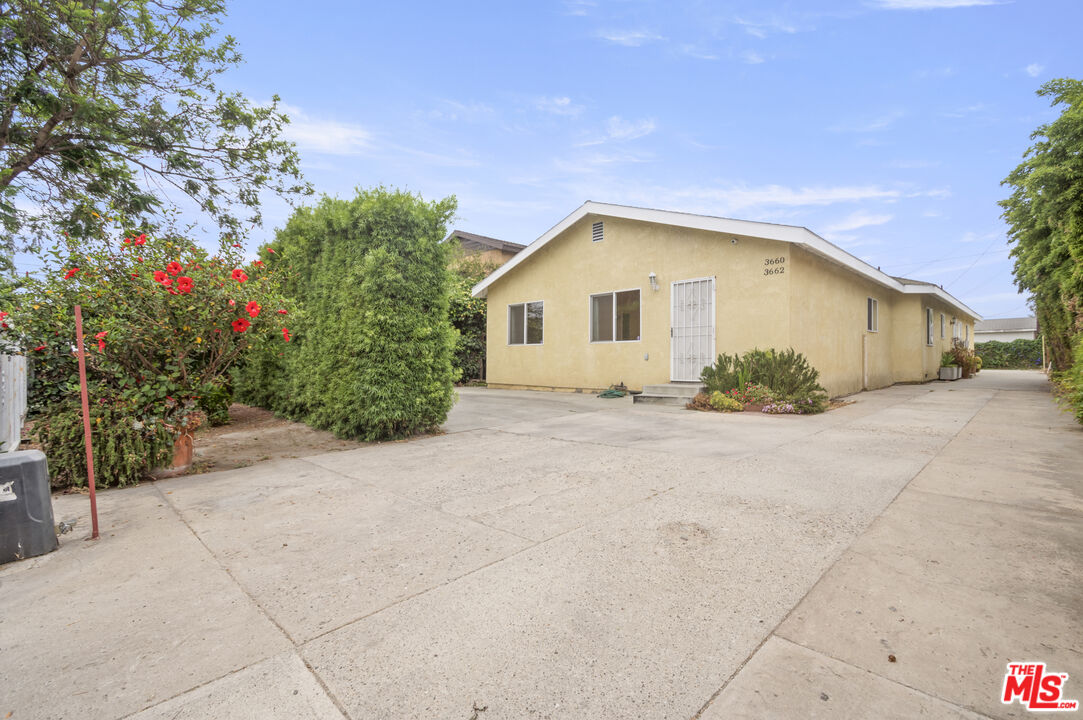 Los Angeles Condo: 3660 Halldale Avenue