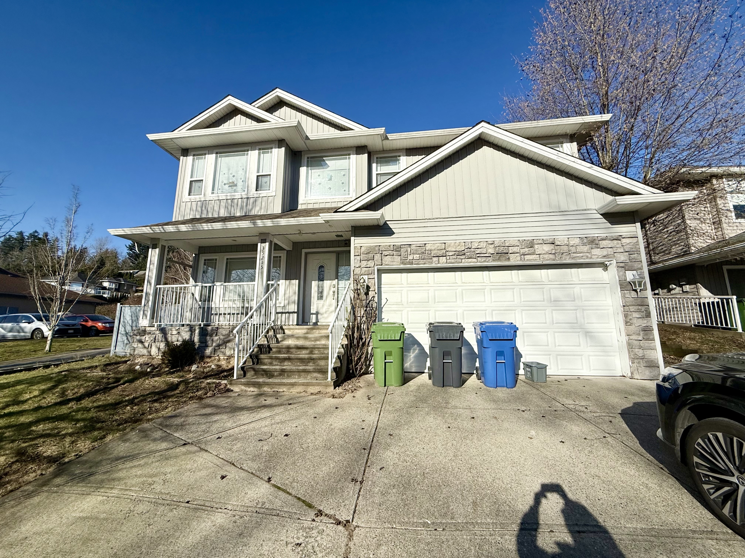 Abbotsford House: 35215 Delair Road - Upper