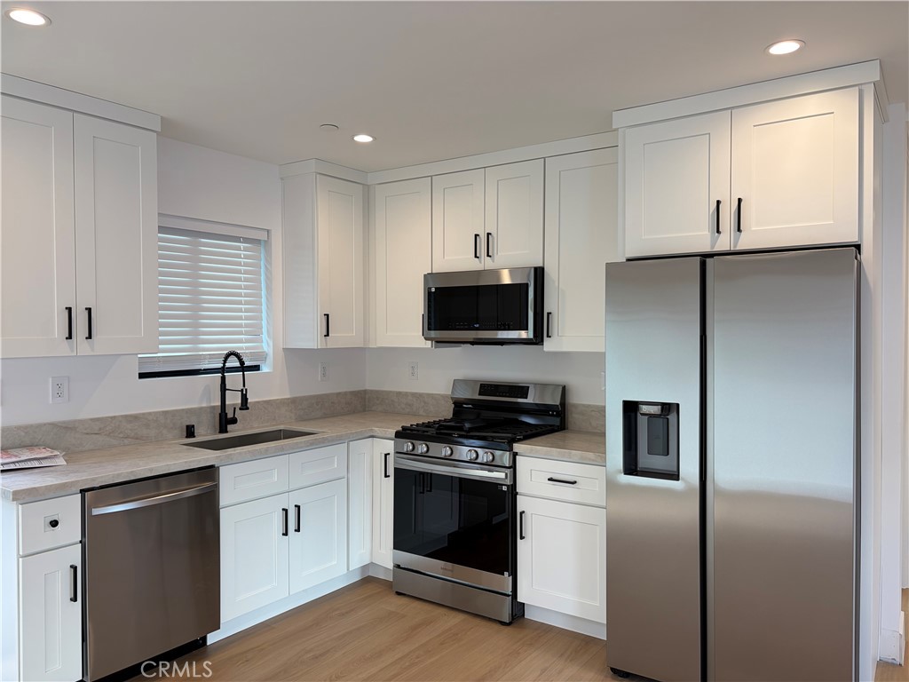 Tarzana Condo: 19212 Calvert Street