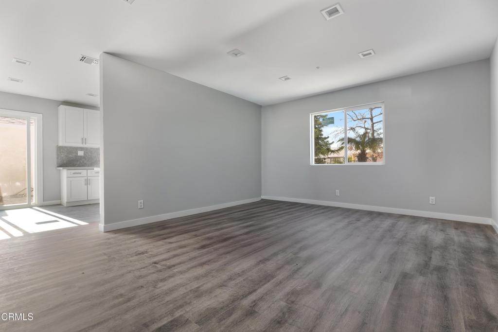 North Hollywood Condo: 6256 Satsuma Avenue