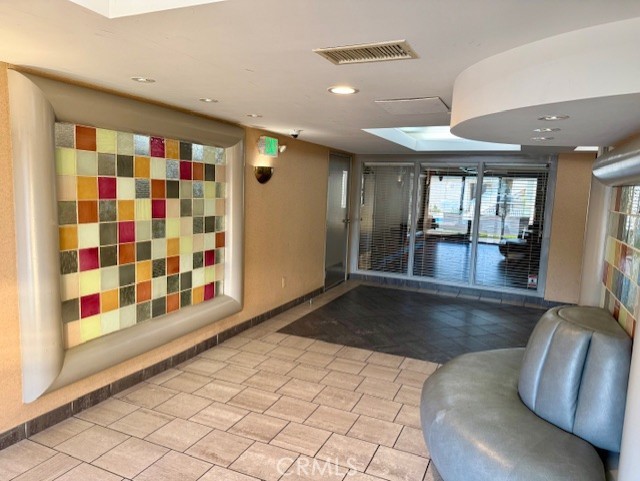 Reseda Condo: 19009 Sherman Way