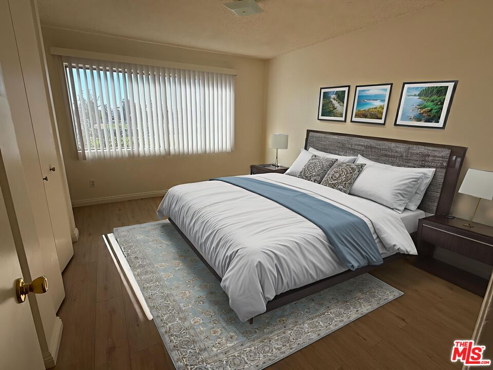 Chatsworth Condo: 10200 De Soto Avenue