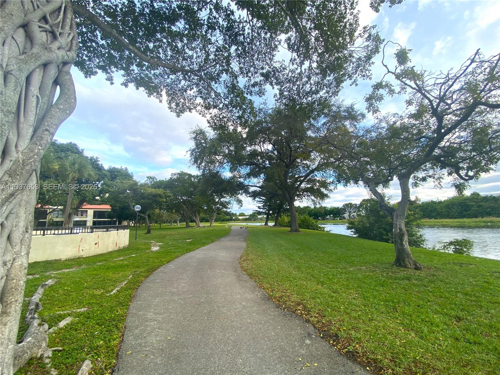 Pompano Beach Condo: 2322 South Cypress Bend Drive