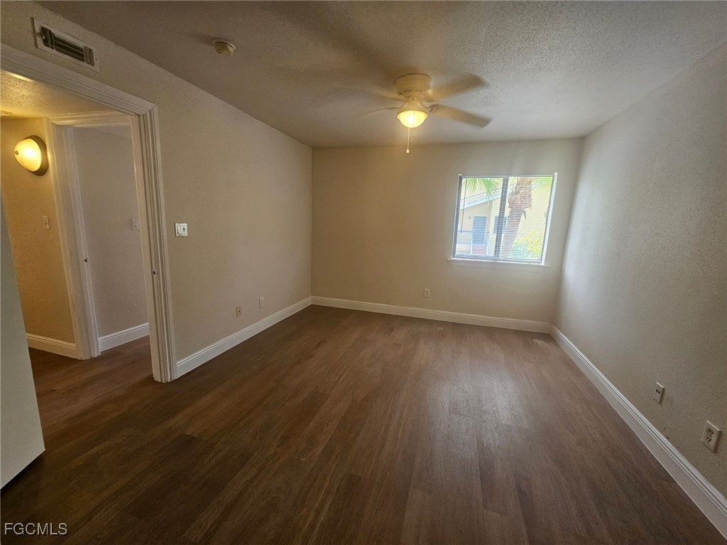 Fort Myers Condo: 2905 Winkler Avenue