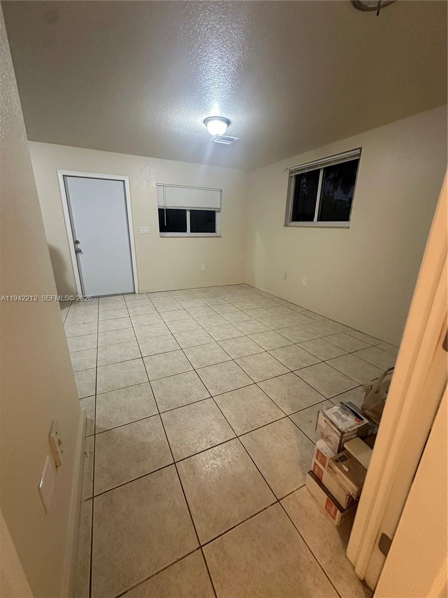 North Miami Condo: 1239 Northeast 127th Street