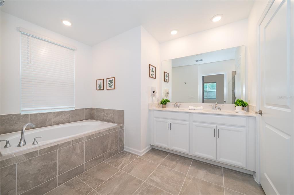 Davenport Condo: 8891 Cabot Cliffs Drive