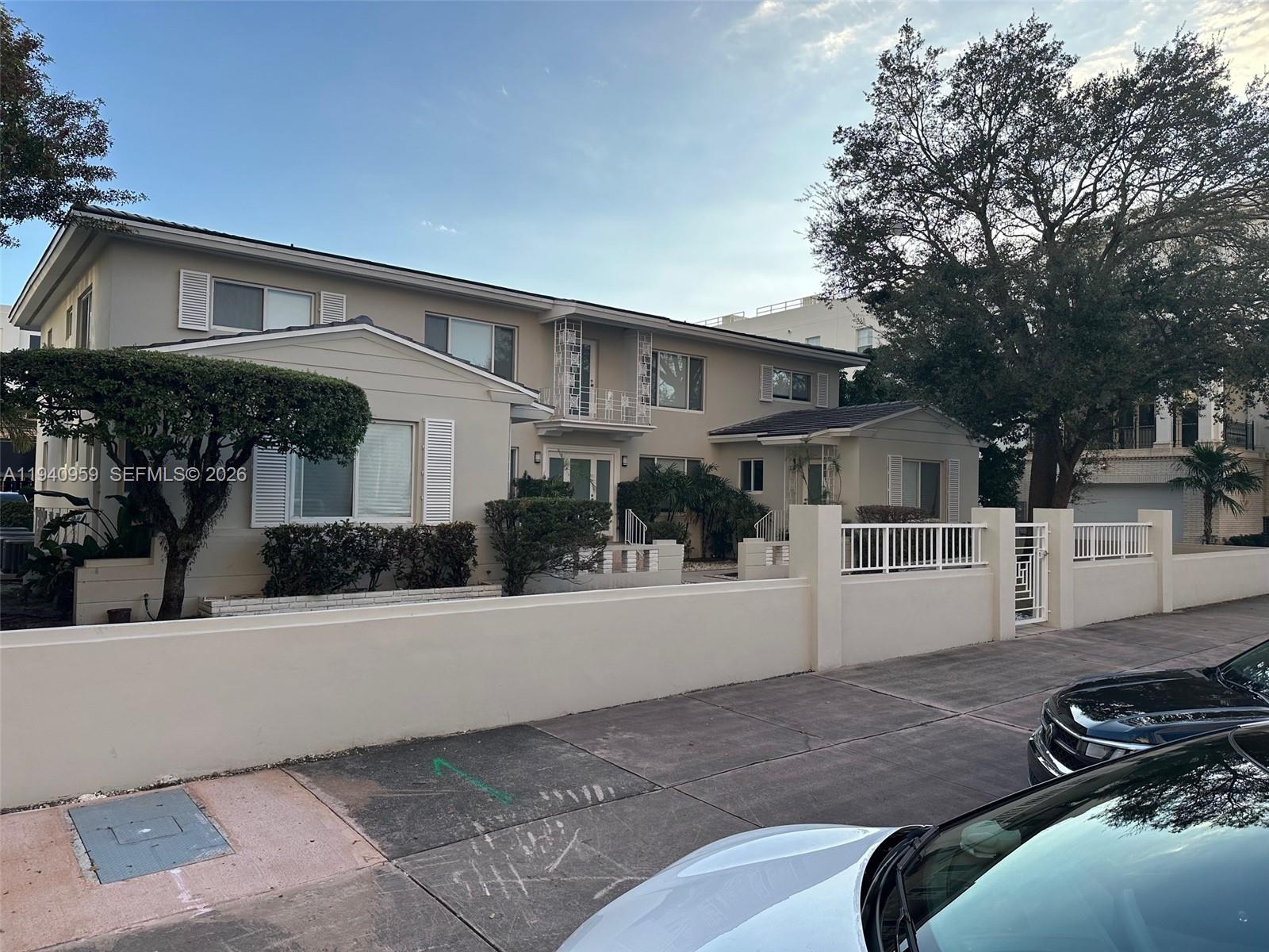 Coral Gables Condo: 738 Biltmore Way