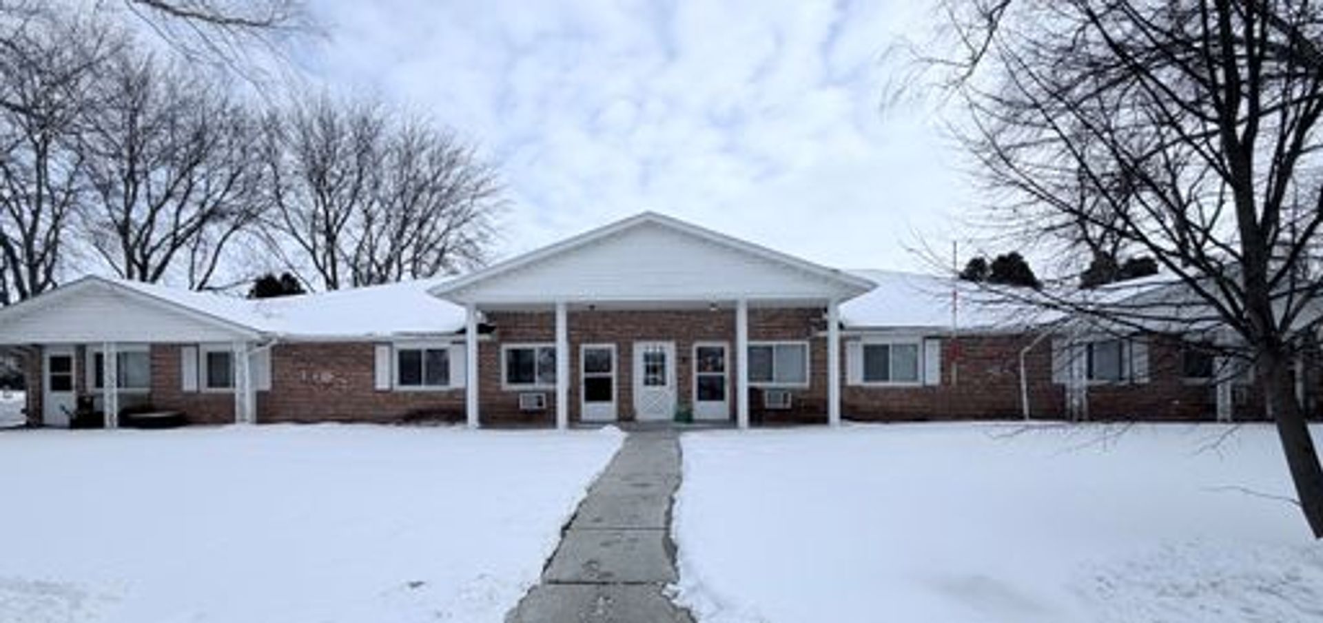 Sun Prairie Apartment: 617 Chase Blvd