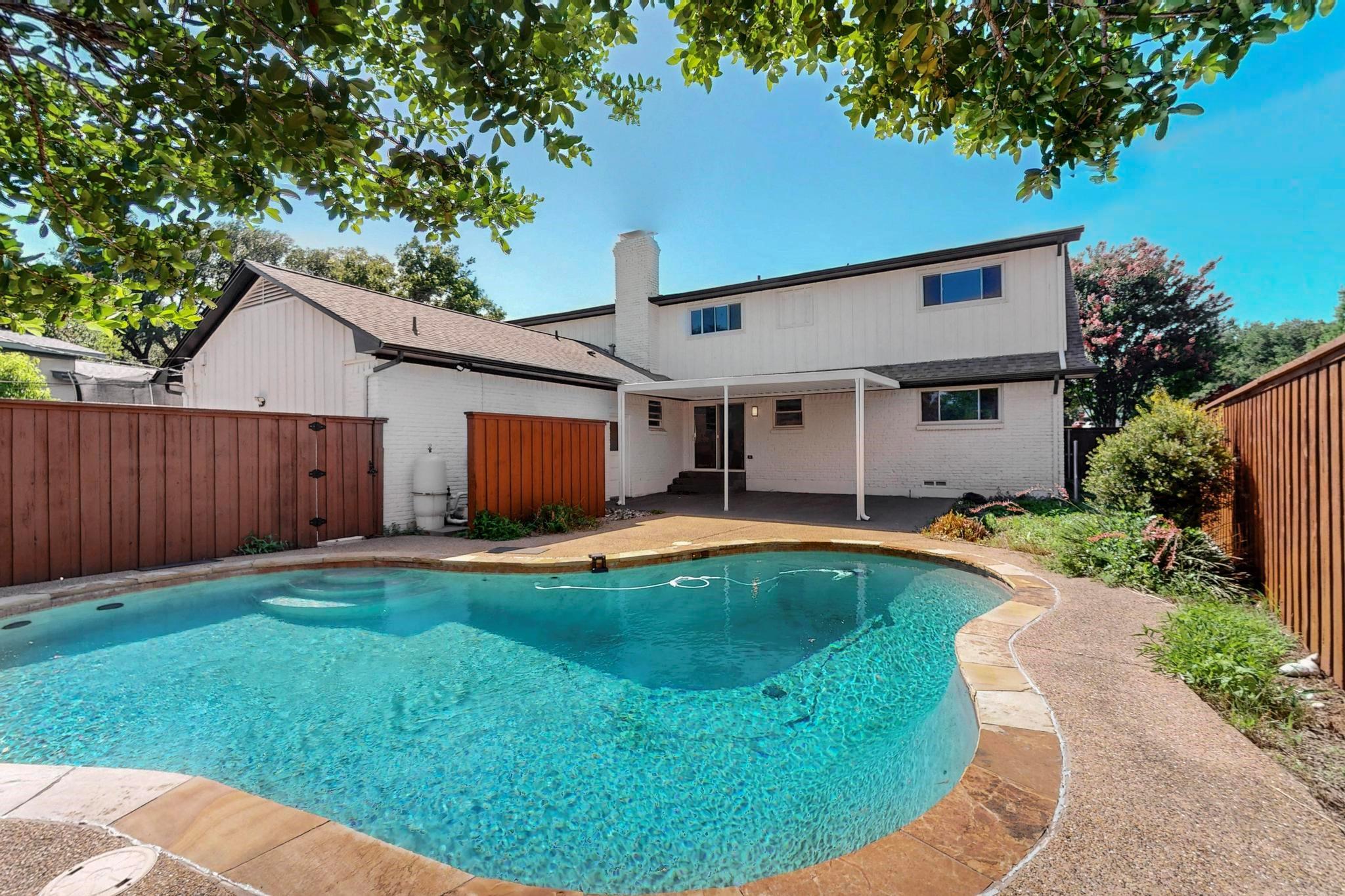 Dallas House: 10132 Medlock Drive