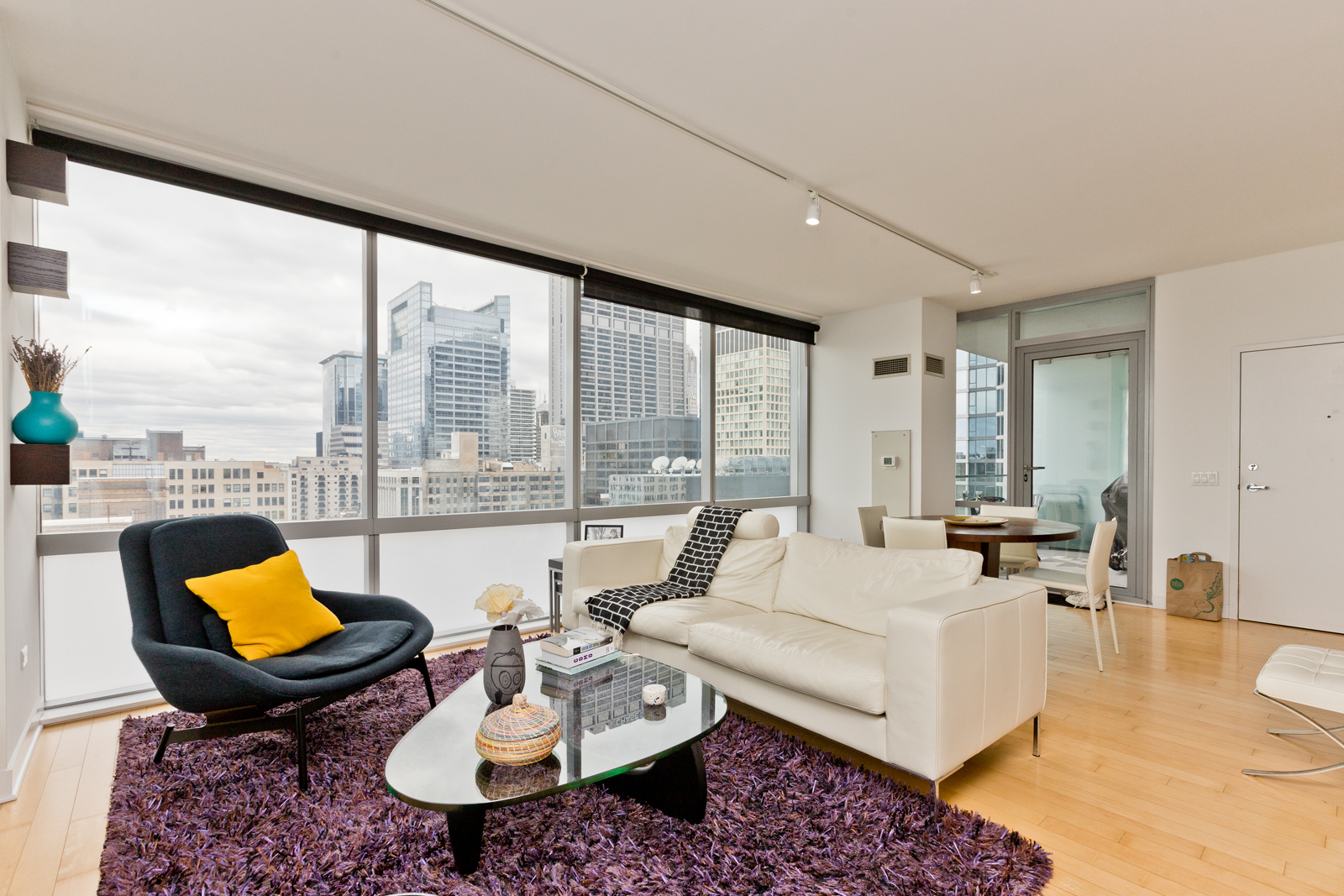 Chicago Condo: 8 W Randolph