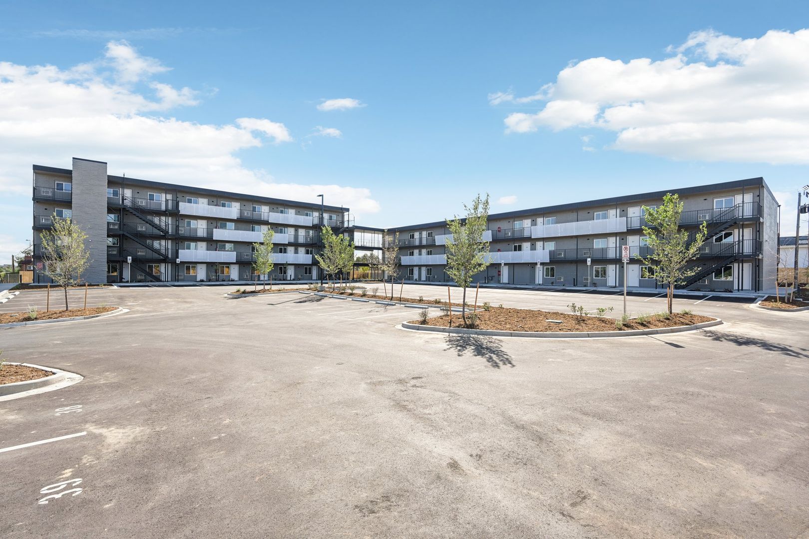 Aurora Apartment: 11800 E Colfax Ave