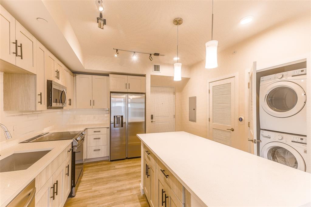 Sunrise Condo: 8894 Northwest 44th Street