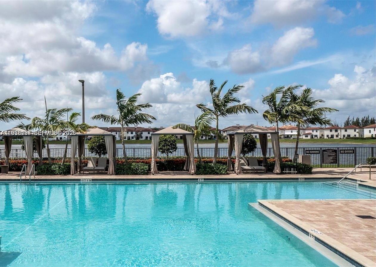 Hialeah Condo: 10323 West 34th Lane