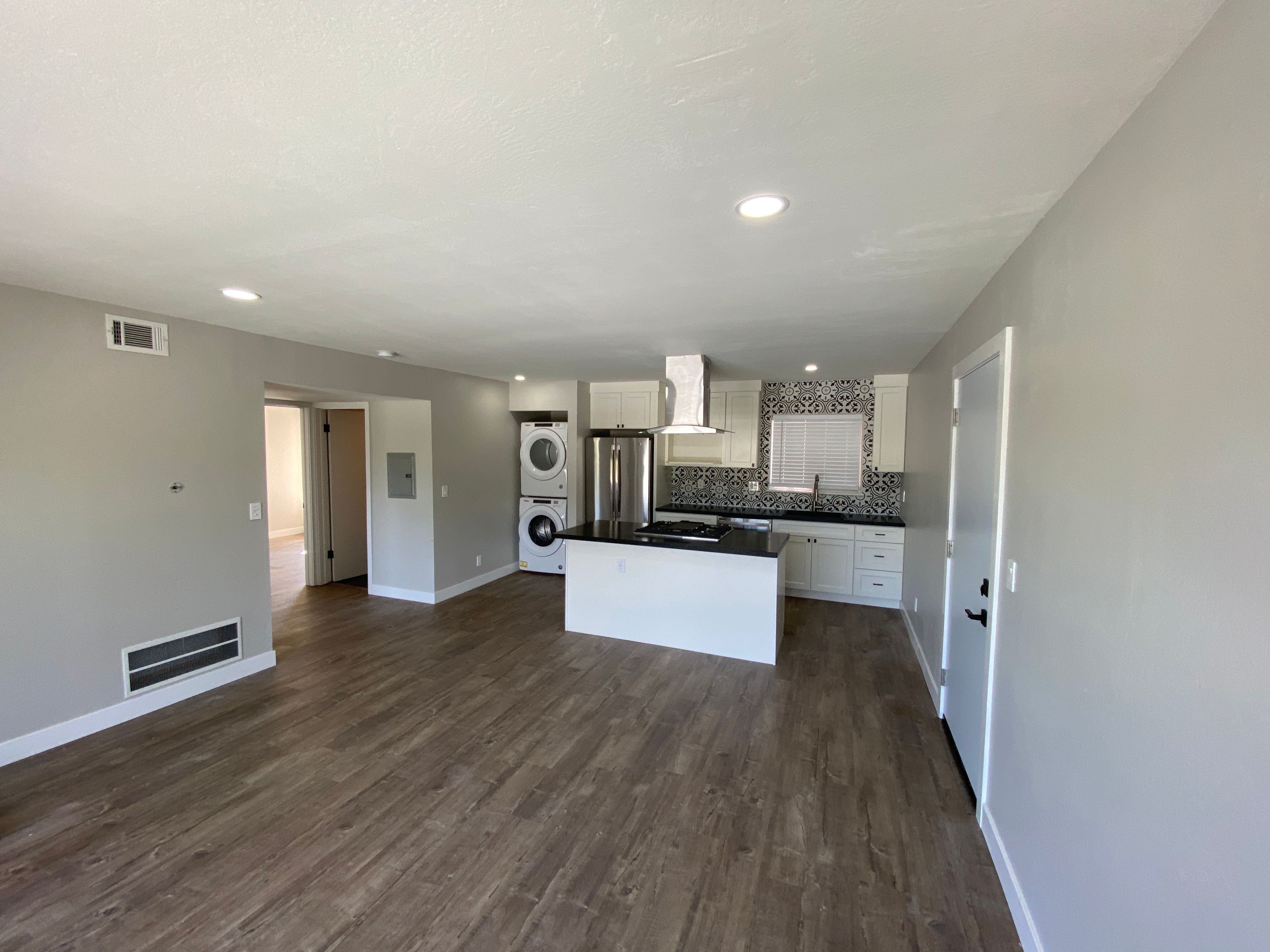 Oakland Apartment: 3720 FRUITVALE Ave