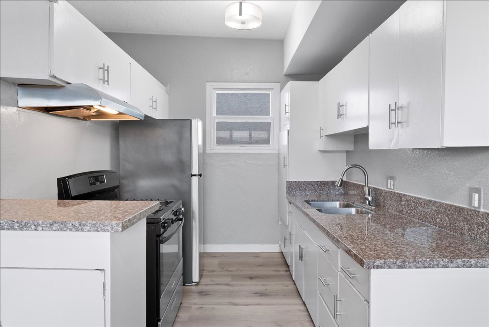 Inglewood Condo: 10223 Crenshaw Blvd.